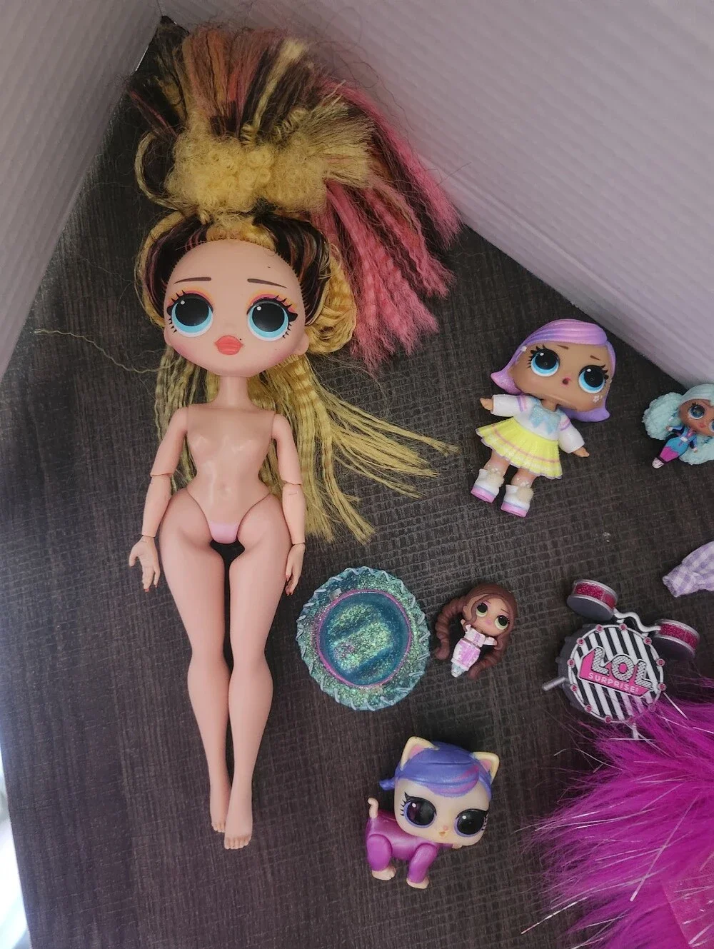 📌 NA. L.O.L. Surprise! Doll & Accessory Set – Pink, Yellow, Purple